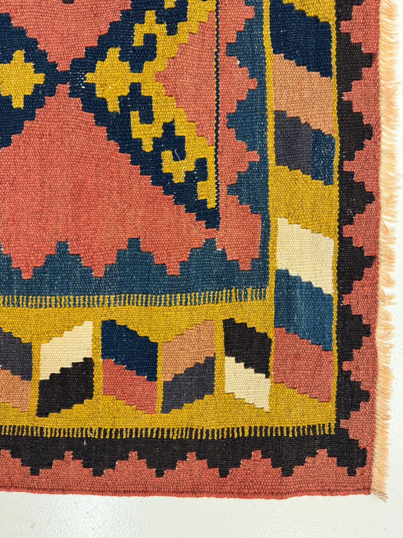 ALMAMATER/ 260x170 CM SHIRAZ NOMADIC KILIM