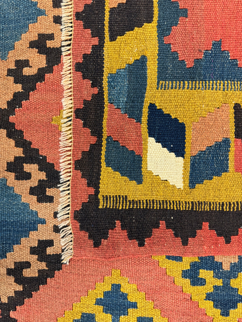 ALMAMATER/ 260x170 CM SHIRAZ NOMADIC KILIM